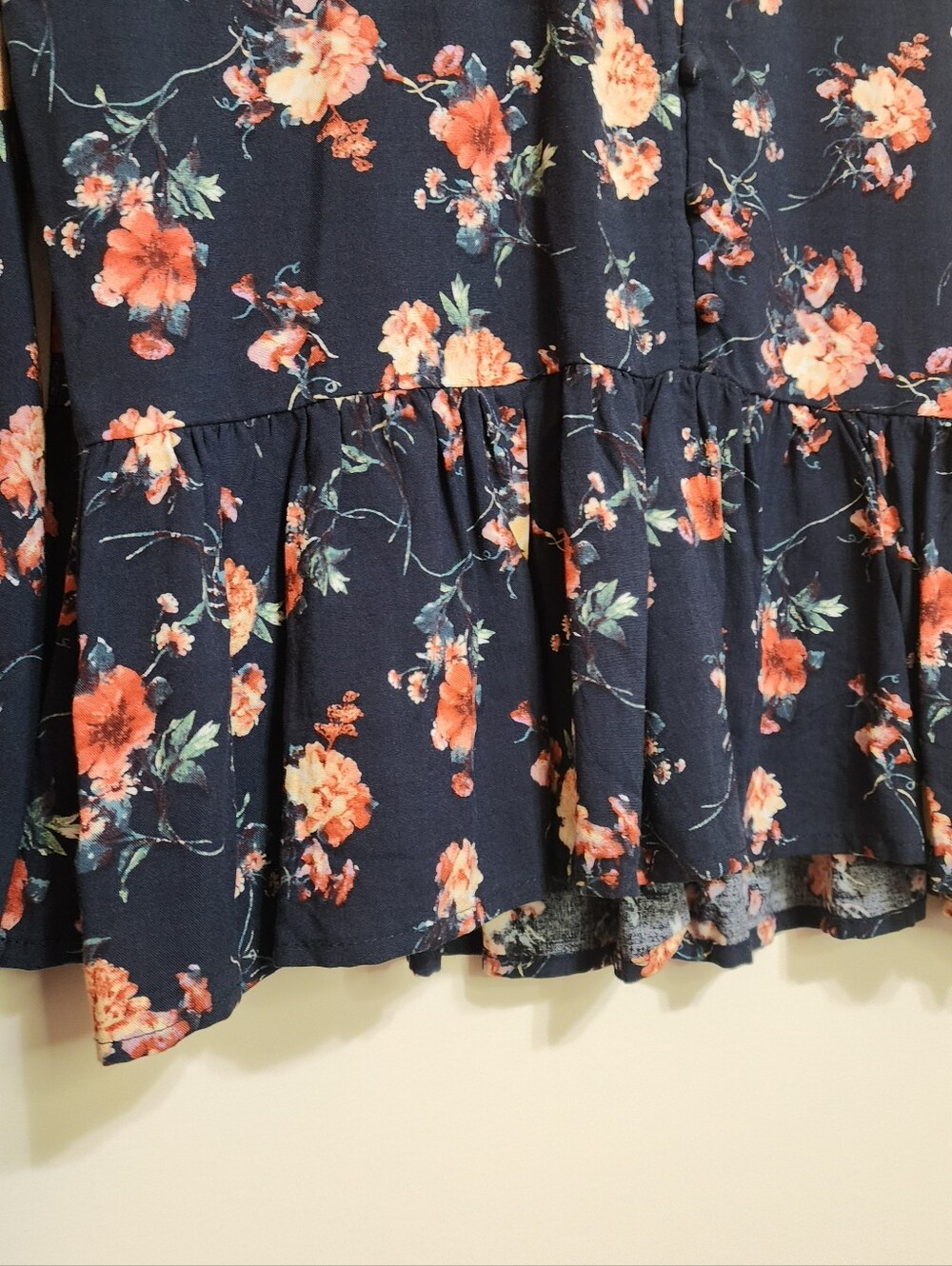 Hem & Thread Womens Tunic Boho S. Large Shirt Floral Ruffle Button Up Keyhole - Picture 7 of 10